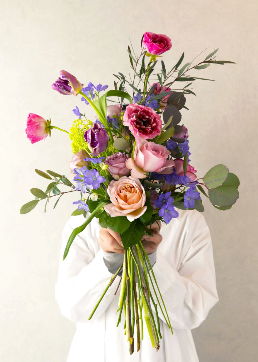 季節のお花を使ったオシャレな花束