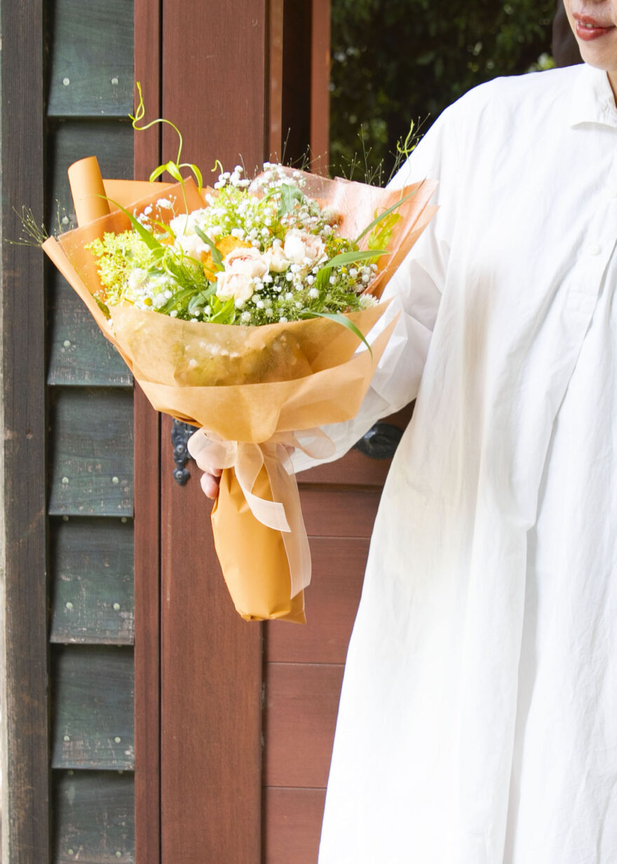 ナチュラルテイストの花束